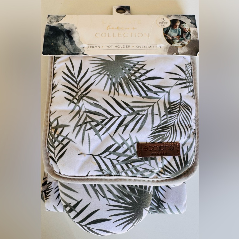 Eco One Kitchen Ultimate Bakers Collection 3Pc: Apron, Potholder, Oven Mitt, NWT